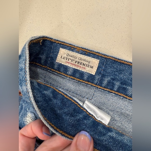 Vintage Levis Distressed Jean Shorts - Picture 8 of 13